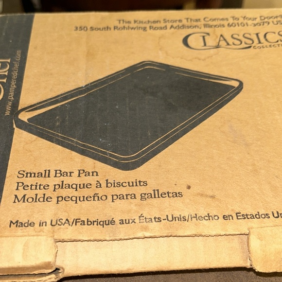 NWT Pampered Chef Small Bar Pan Toaster Oven Stoneware 9.5" x 7" Classics - Picture 3 of 7